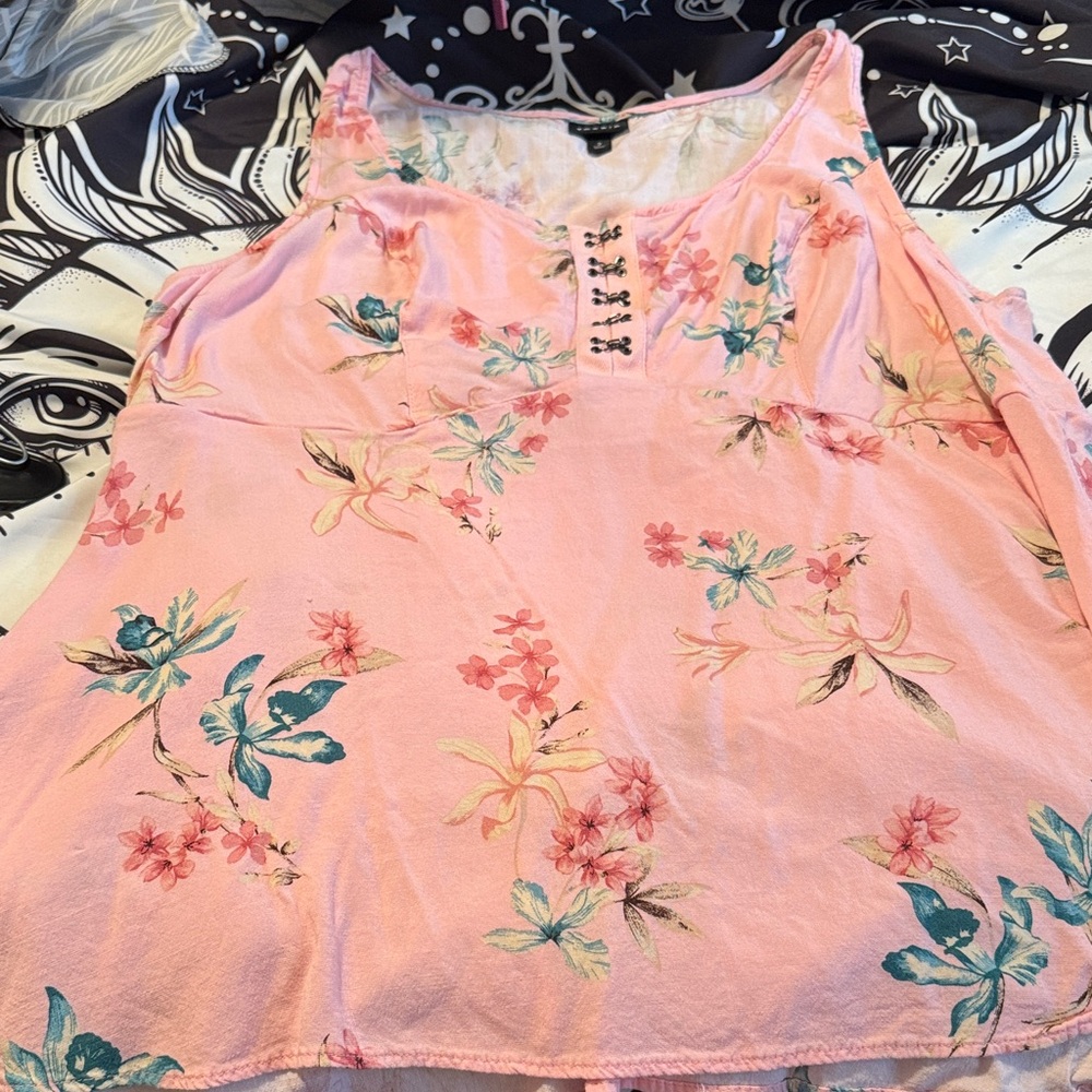 Floral Pink Sleeveless Tank Top with Button Accent